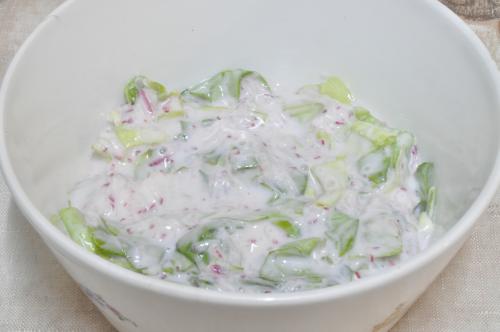 Jak uvařit hlávkový salát s ředkvičkami ? Snadné recept, připravený za Do 30 minut